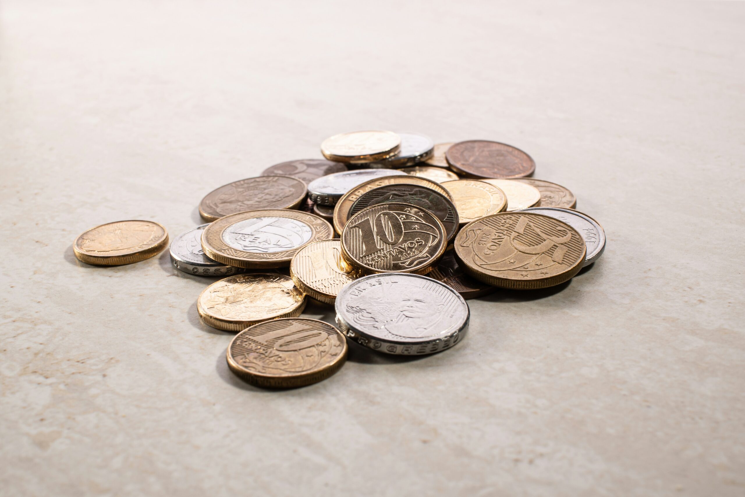 Cursos gratuitos de finanças pessoais do zero ao investimento